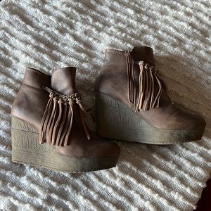 Fringe wedges, size 9, only worn a few times.